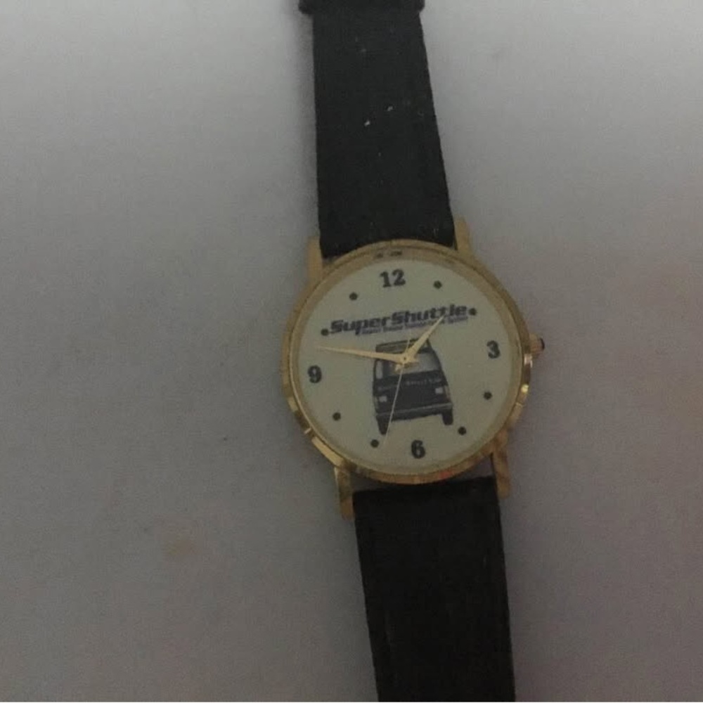 Elegant Black and Gold Smartwatch